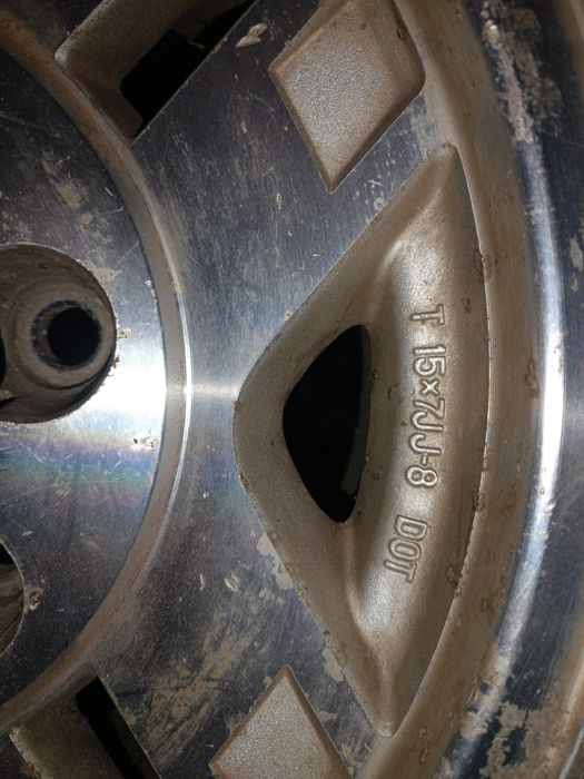 Продам колеса с дисками на джип внедорожник