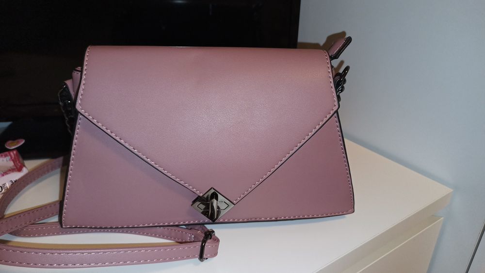 Нова чанта тип клъч цвят пудра