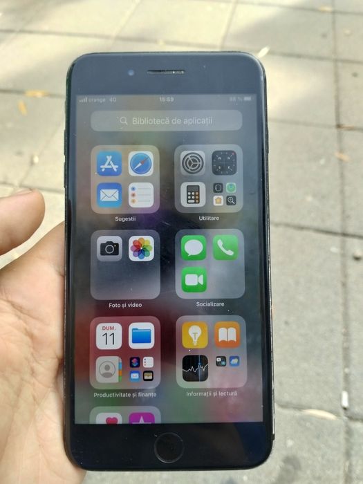 Vând iPhone 7 pluș