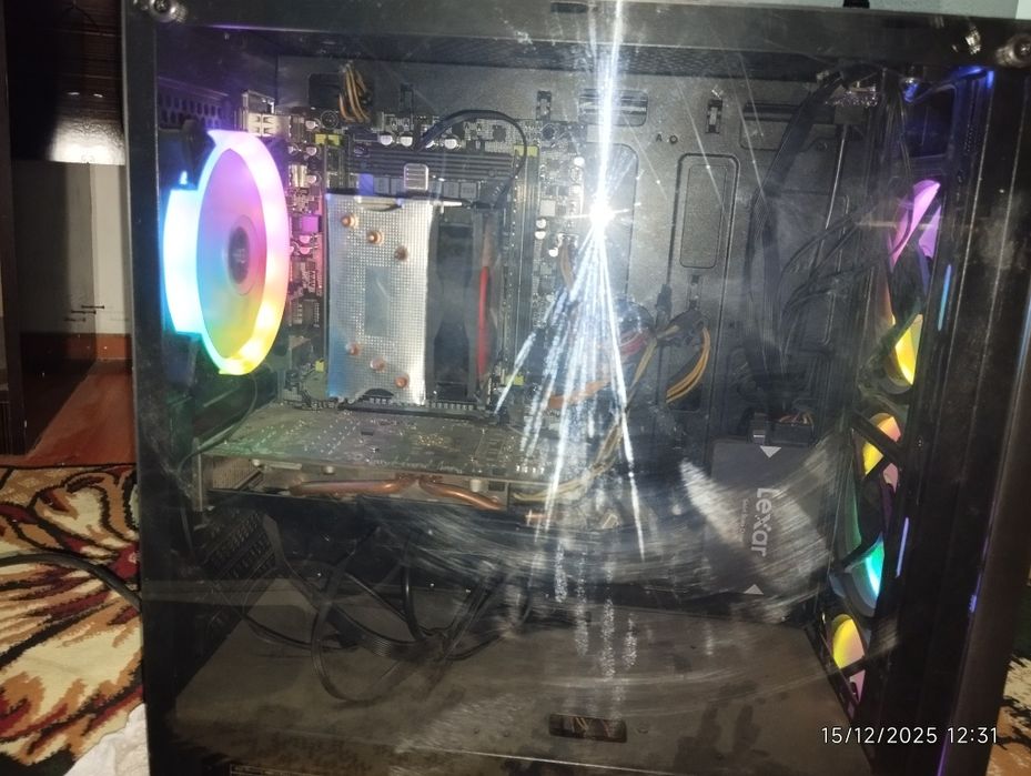 Oʻyin kompyuteri, kreslo, stol hammasi sotiladi komplekt narxda