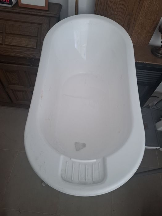 Бебешко корито на стойка