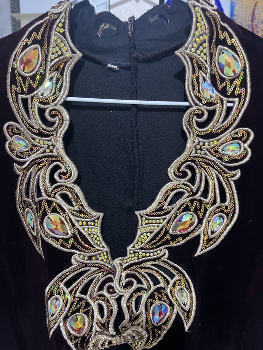 Камзол сатылады.