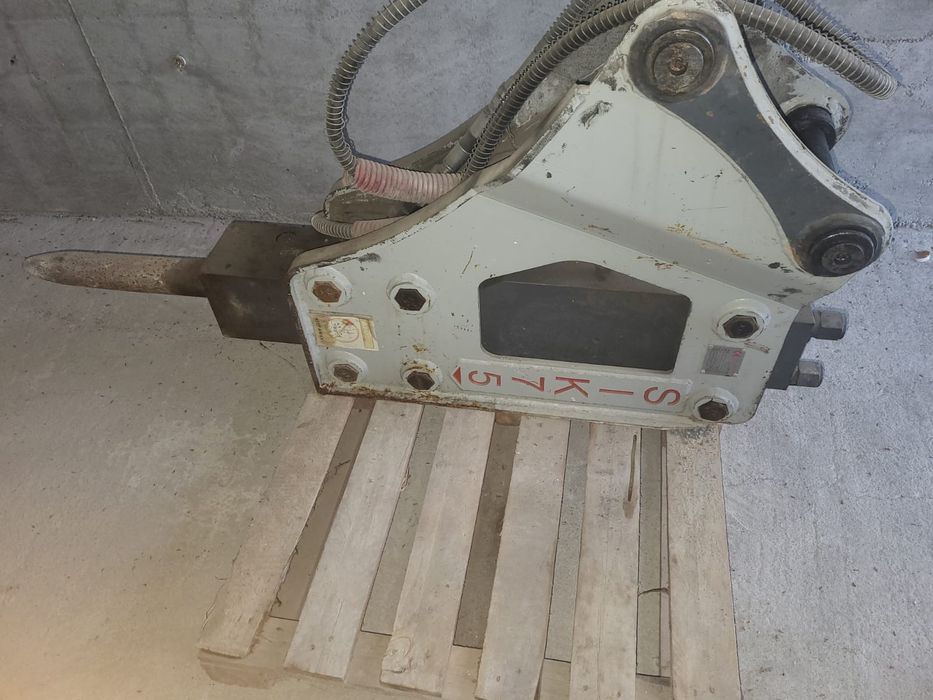 Vând picon buldoexcavator Caterpillar