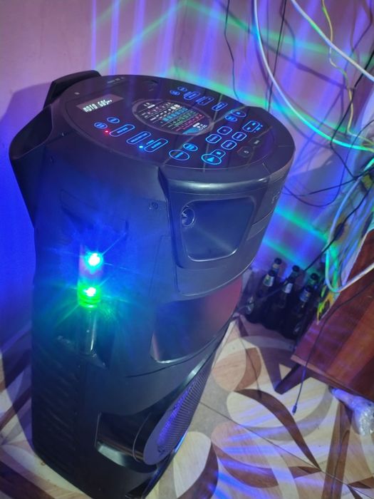 Vând boxă Sony mega bass