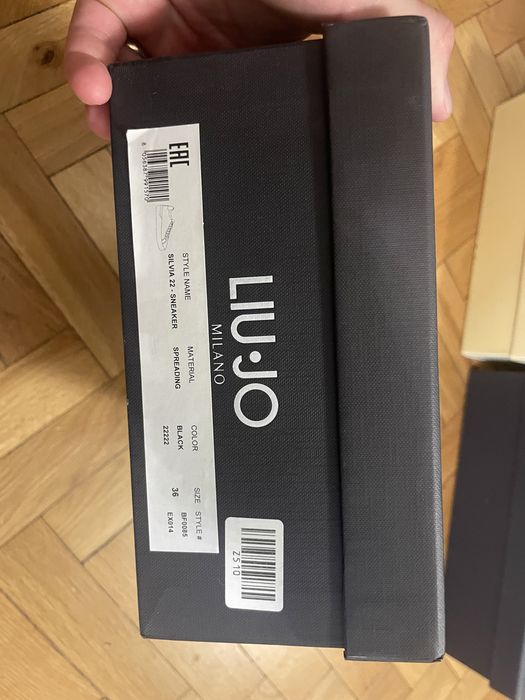 Продавам нови маратонки Liu Jo