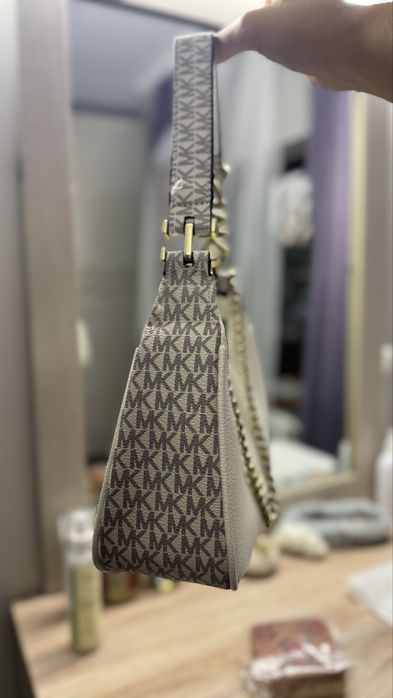 Сумка новая -michael kors
