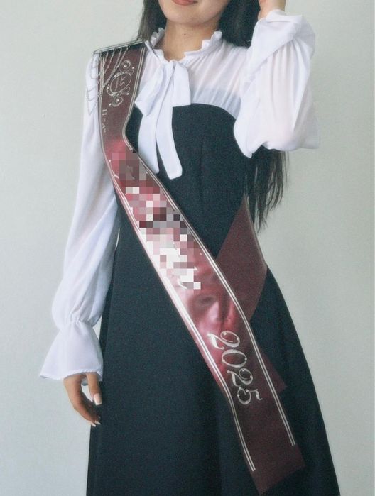 платье черно белое