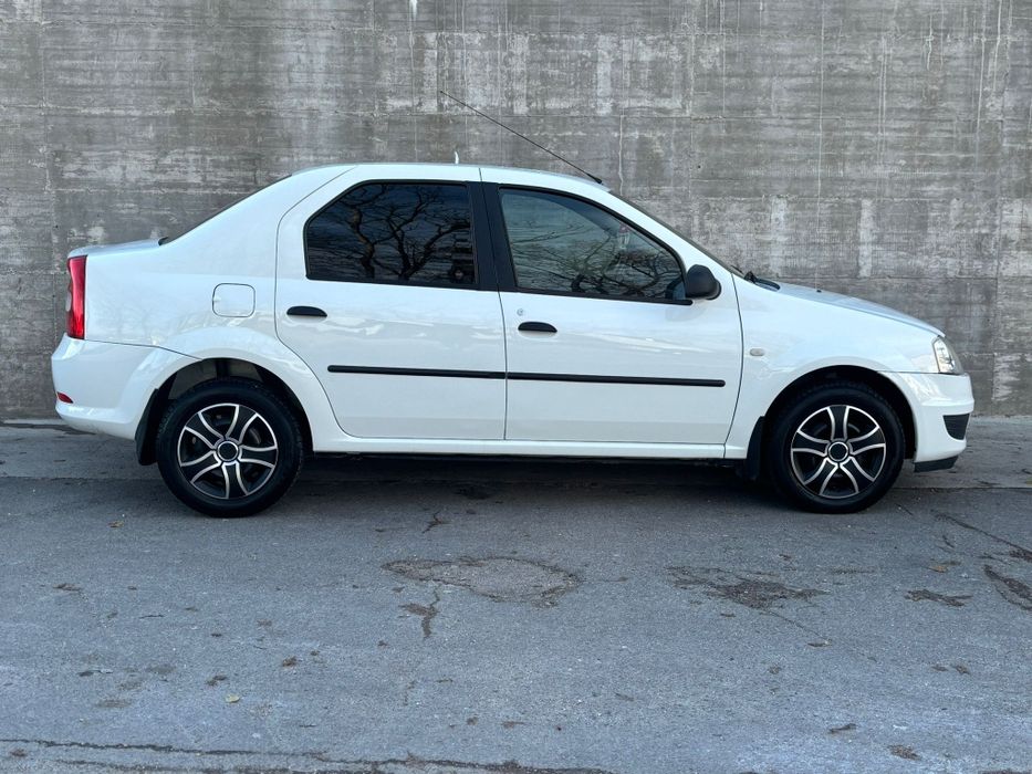 Vând Dacia Logan Euro 5