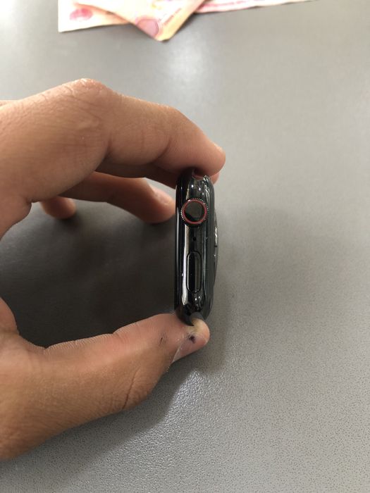 Apple Watch 4 razmer 44