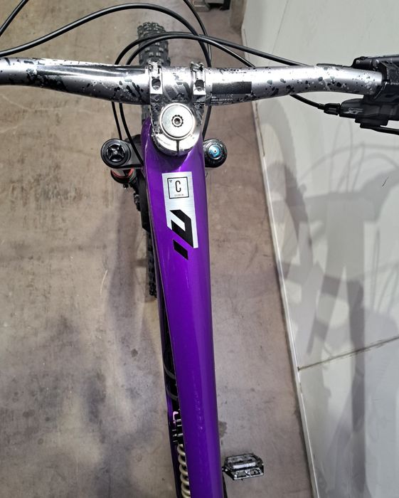 Nukeproof Giga 297 Fast Edition