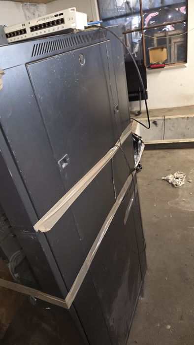 Server functional , 2 ups uri