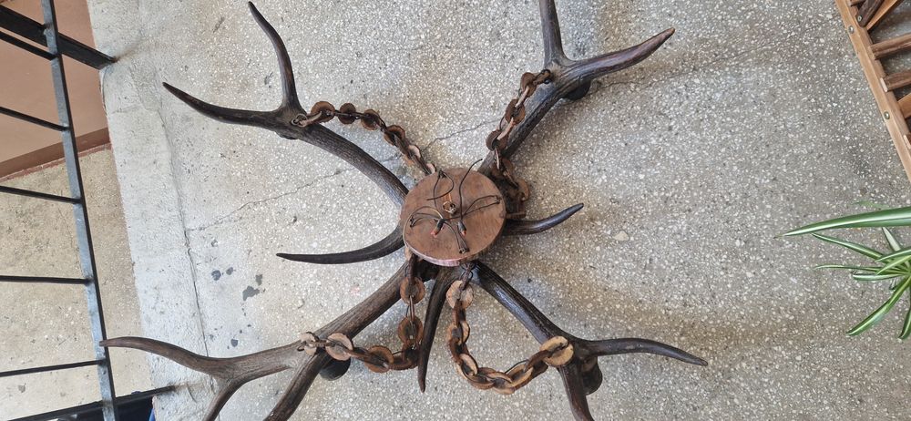 Candelabru din coarne de cerb