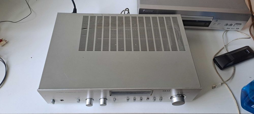 Amplificator Stereo Akai AM-U33 – Revizuit Complet – Vumetru LED – Japan