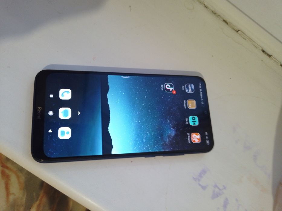 Продам REDMI 8 sapphire blue 4/64GB