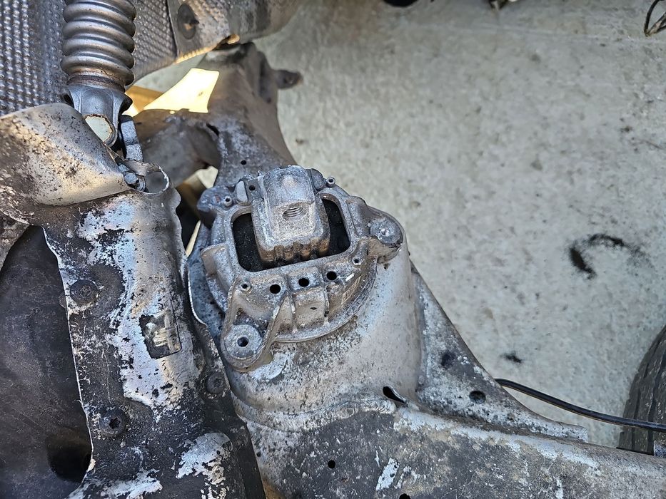 Tampon motor dreapta Bmw 5 (F10) [Fabr 2011-2016] 6780264 2.0 N47D20 1