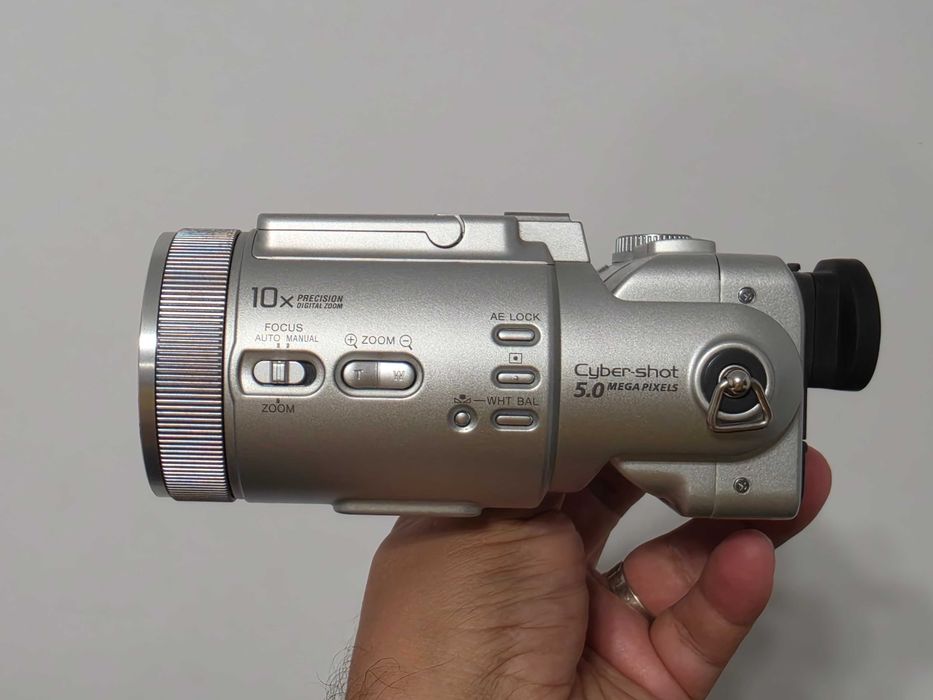 Y2K Aparat foto compact digital Sony F717 5MP 10x Zoom Nightvision