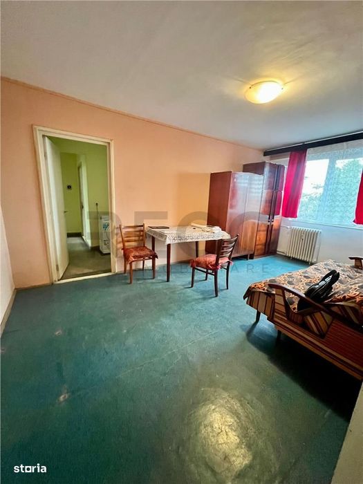 RECO Apartament 3 camere etaj intermediar zona Rogerius str. Transilva