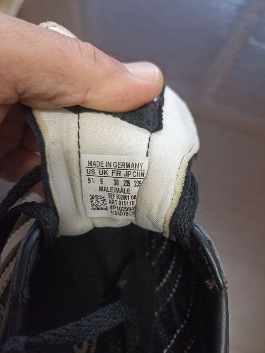 Футболни обувки за трева