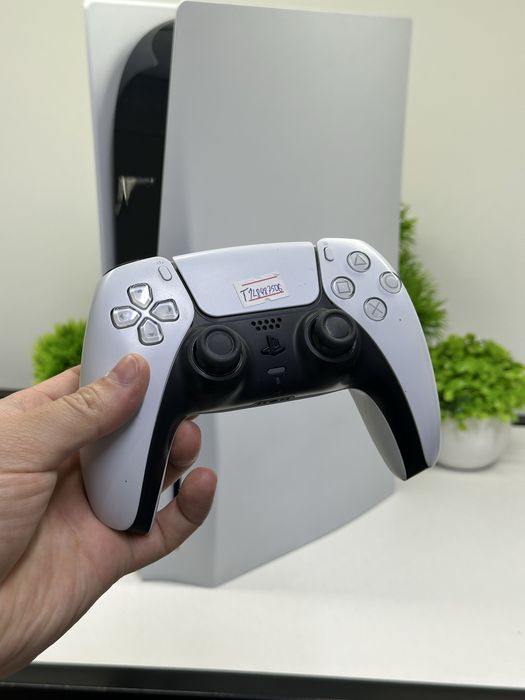 Play Station 5 667 gb