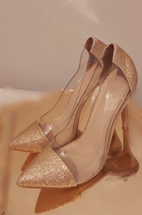 Ayollar poshna tuflisi