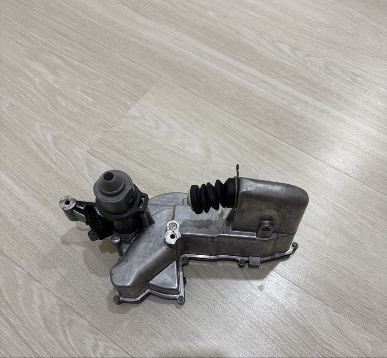 Актуатор сцепленния и выбора передач приора