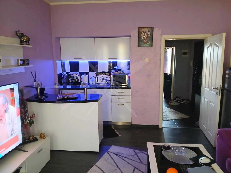 Продава се Двустаен апартамент в Пловдив, Център - 61 кв.м за 2099 €/кв.м - Снимка #1