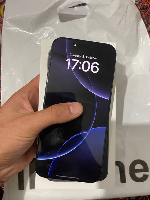 Iphone 16 pro max 900$