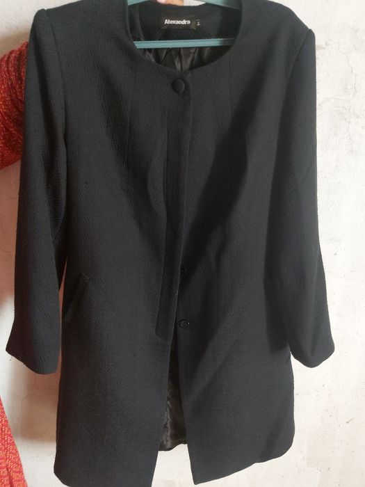 Продаётся платья и пальто