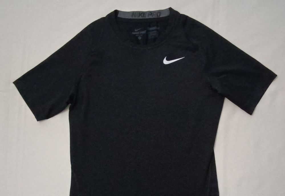 Nike PRO DRI-FIT Compression Tee оригинална тениска S Найк спортна фланелка спорт фитнес тренировки