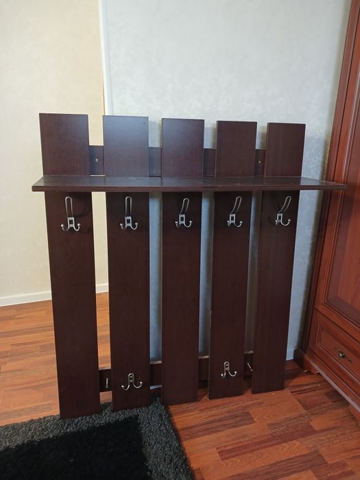 Вешалка в прихожую