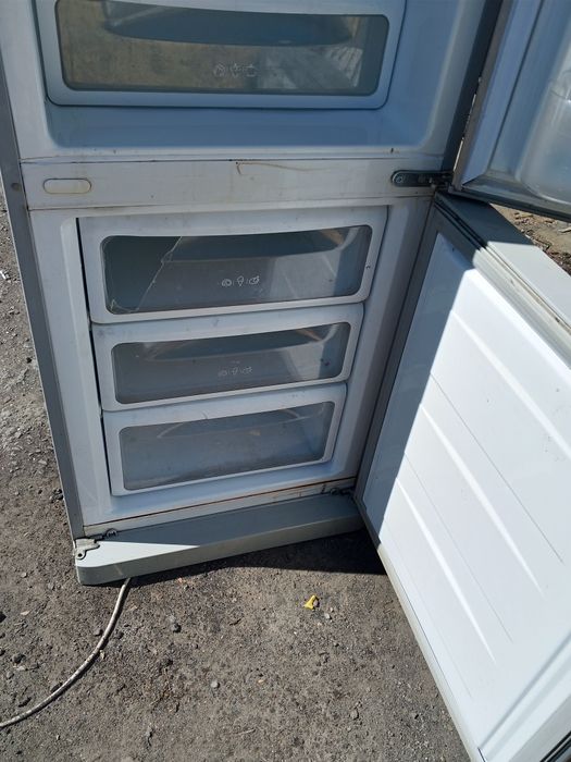Продам холодильник