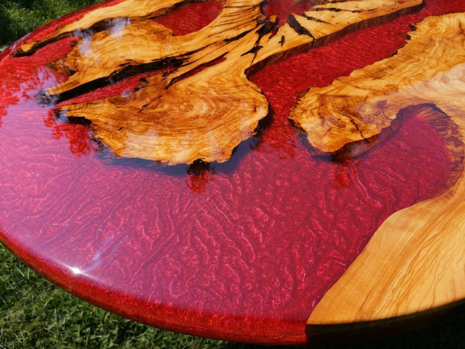 Маса с епоксидна смола и маслина