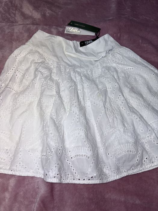 Fustă S 38 Alb Albă Karl Lagerfeld eticheta alb albă negru argintiu