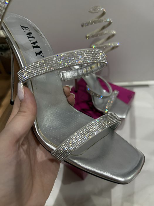 Эффектные каблуки на шпильке