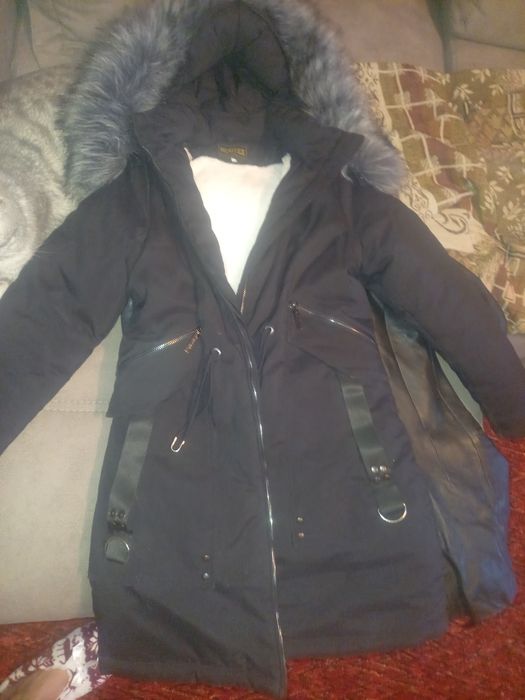 Куртка удлинённая зимняя для девочки.