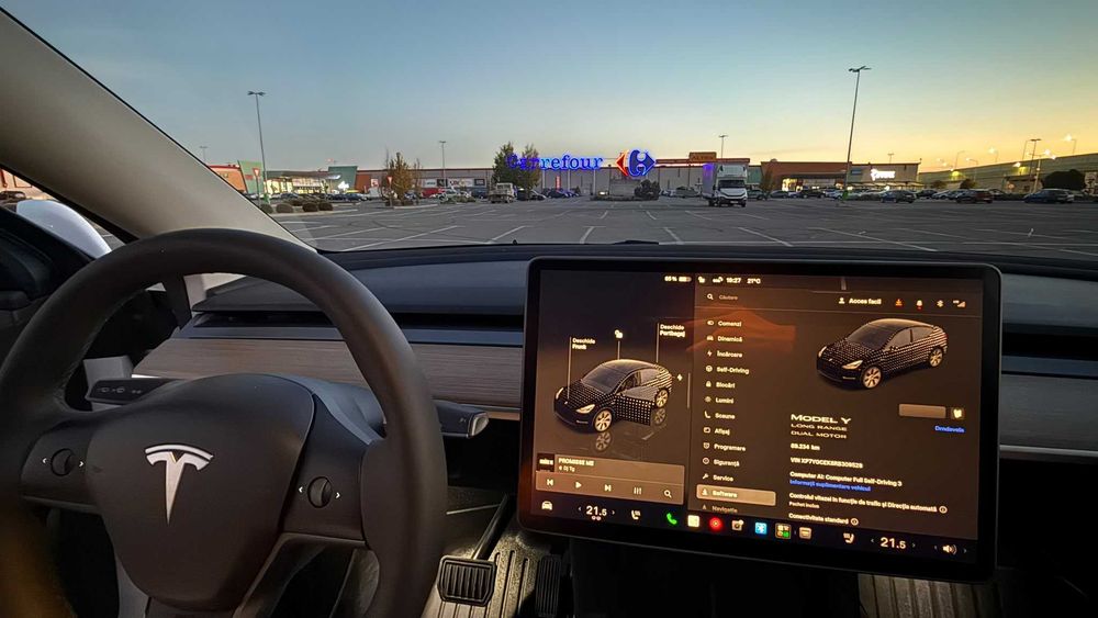 TESLA Model Y 2023 — imagine 4