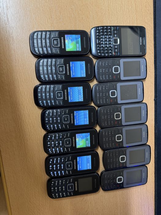 Lot 14 telefoane cu butoane codate orange functionale