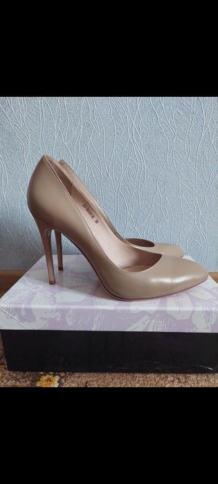 Продам туфли женские