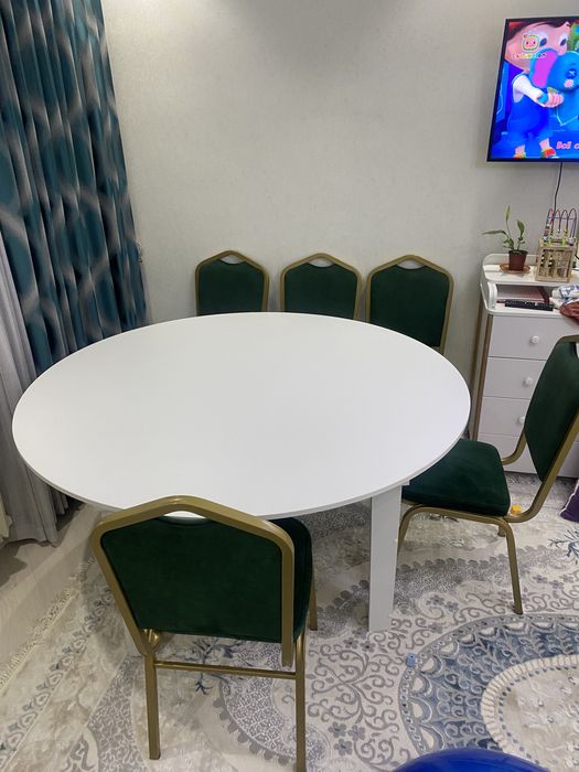 Стол и стулья сатылады!