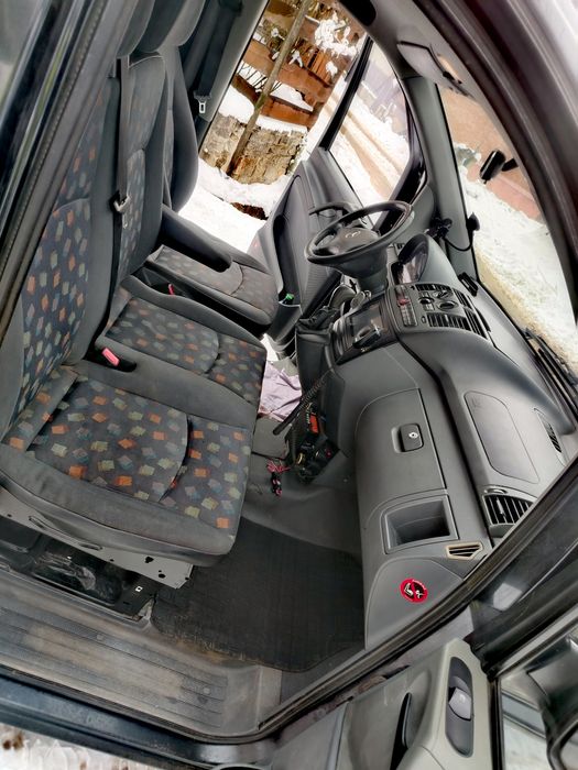 Vând Mercedes vito autoutilitara motor de 3000 cm