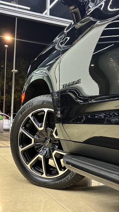 Chevrolet Tahoe 2