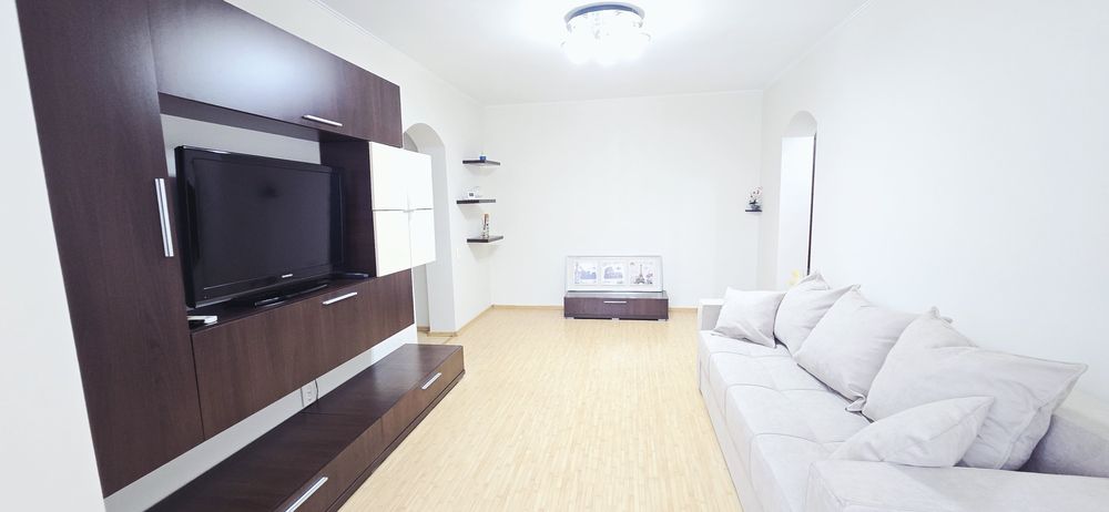 Inchiriez apartament 3 camere zona Milea- Calea Dumbravii