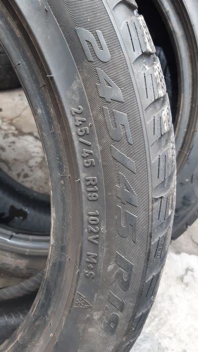 2 anvelope 245/45r19 iarnă marca Pirelli preț fix 230 lei bucata