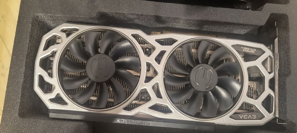 Nvidia 1080 TI i 11 GDDR5X