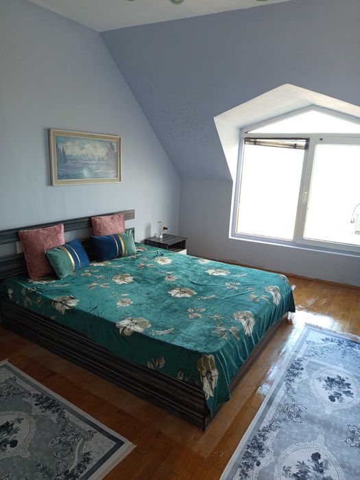 Дава се под наем Двустаен апартамент в Варна, Център - 80 кв.м за 663 € - Снимка #12