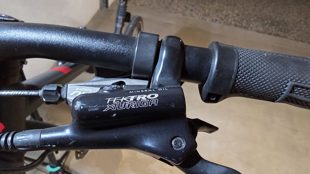 Vând bicicleta Specialized CrossTrail