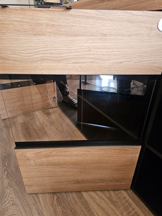 Тв шкаф висок в комплект с етажерка