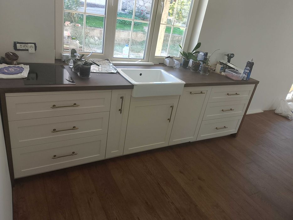 Производство на кухни,гардероби,антрета и мебели по поръчка