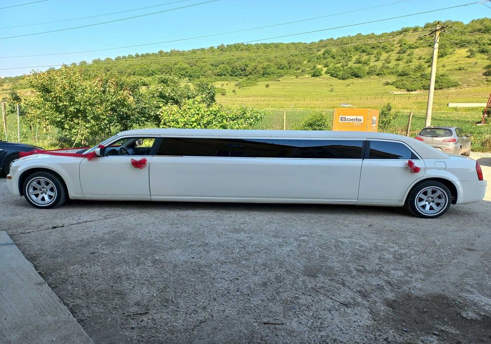 Auto epoca vintage Limuzina EXCALIBUR pentru ocazii speciale