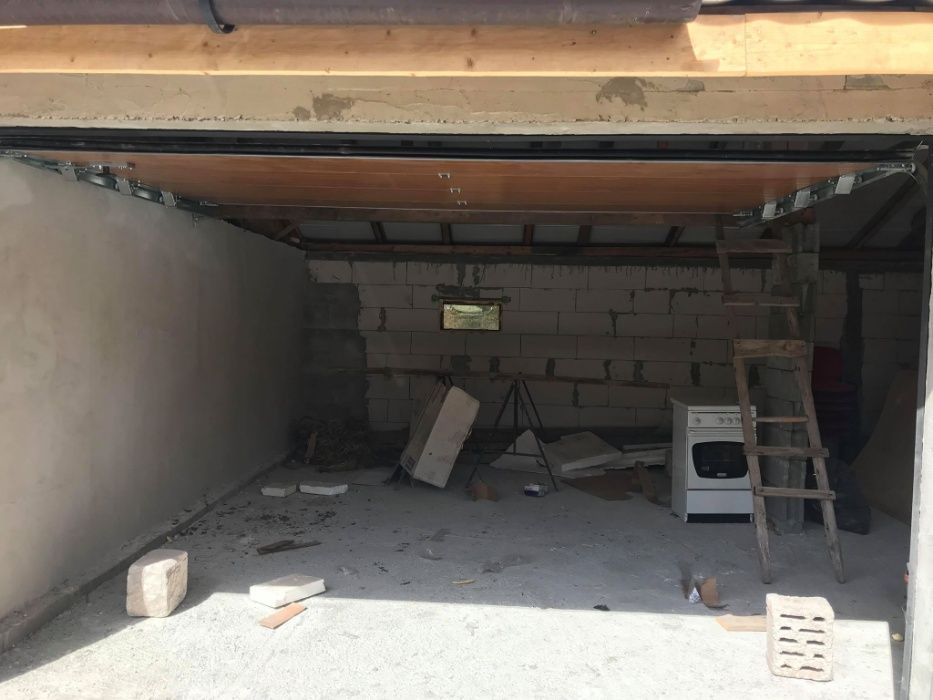 Usi de garaj  Stejar Auriu